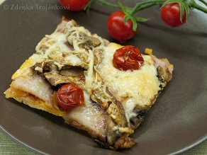 Pizza s houbami